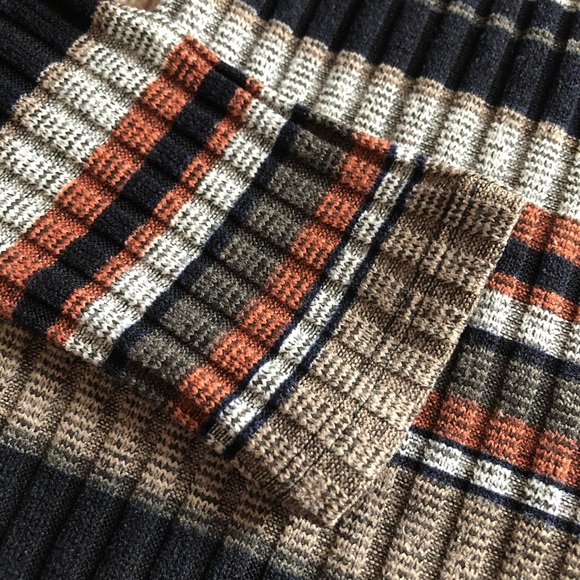 Off The Shoulder Striped Dress - Picture 2 of 3